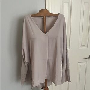 Elegant Women's V-Neck Top - Light Gray